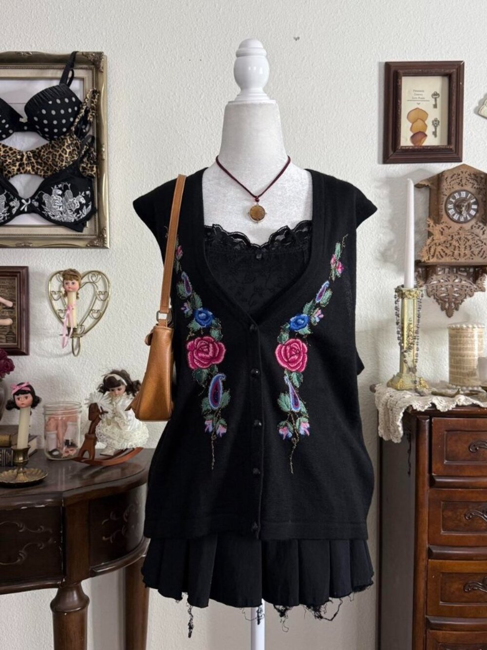 Vintage 90’s whimsigoth floral embroidered black sweater vest